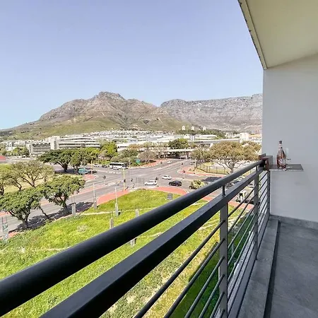 Chic 1-Bedroom Retreat With Mountain Views Kapstadt Exterior foto