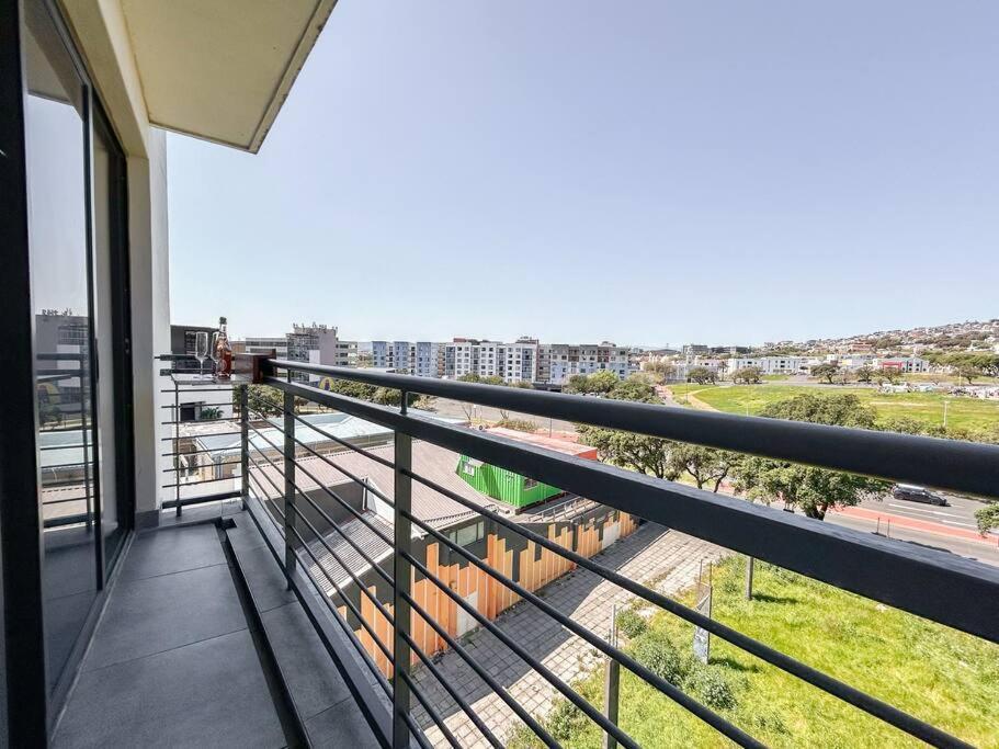 Chic 1-bedroom Retreat With Mountain Views Apartment Kapstadt